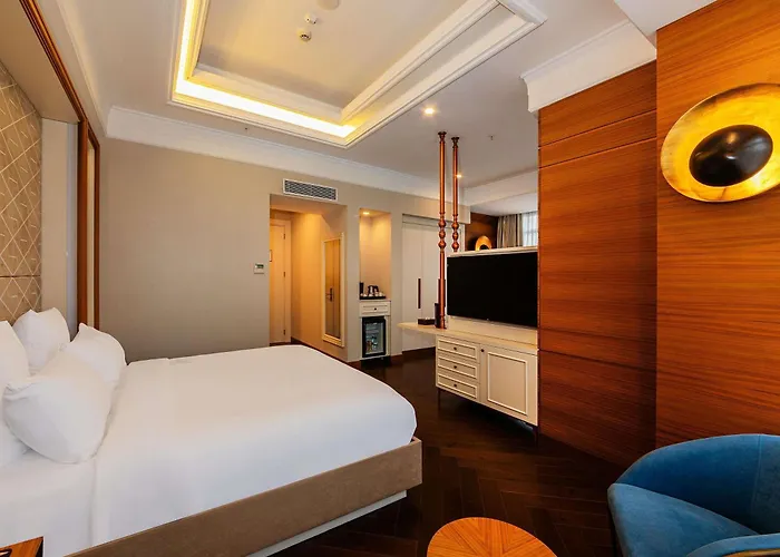 Hotel Mercure Sirkeci 4*